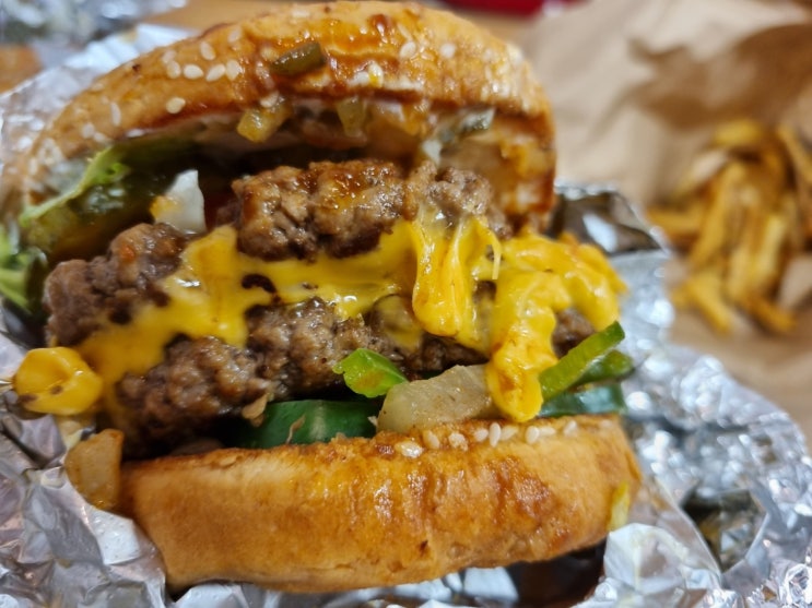  [서울 강남역 맛집] 파이브가이즈 강남, 2시간 웨이팅 팁 공유!