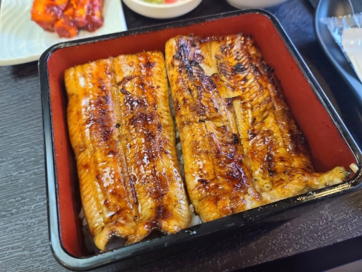  부여 나루터식당 장어덮밥 예약해서 먹었어요.