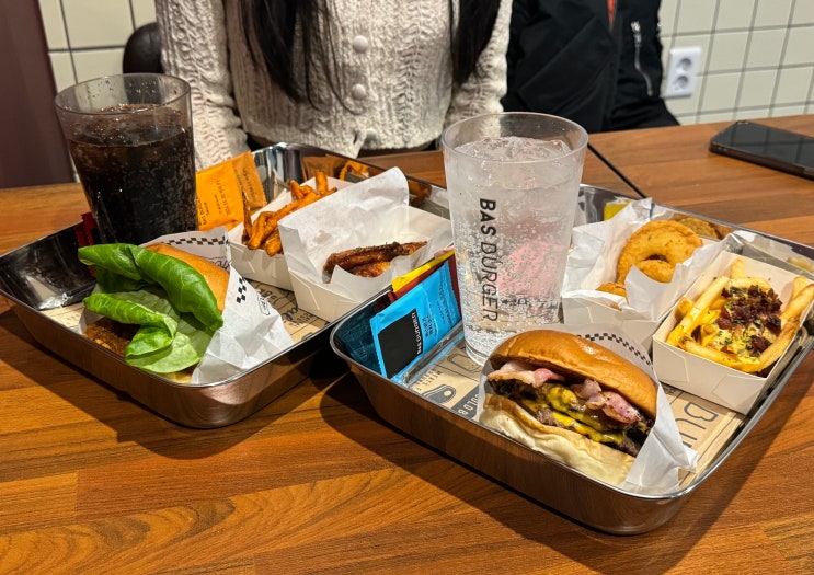 7가지 소스와 맛보는 삼성역맛집 바스버거