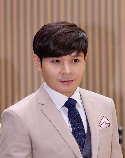 이민우 나이 배우 결혼 여자친구 아내 직업 키 어머니 누나 가족 학력 고향
