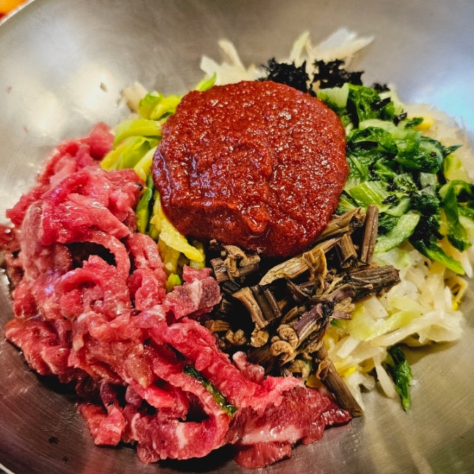  진주 육회비빔밥 맛집 노포 천황식당 주차