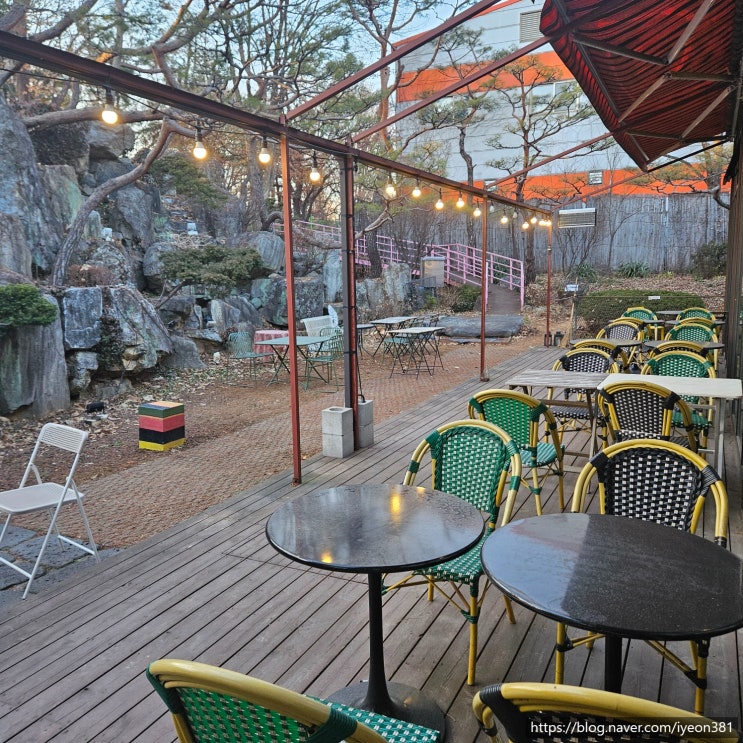  테라스와 팥죽이 있는, 분위기 있는 카페떼오(cafe theO), 설문동 카페