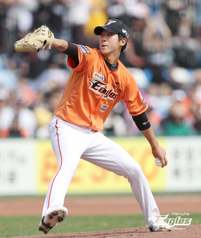 황준서 <b>한화</b>구단 <b>데뷔전</b> 신인 첫승