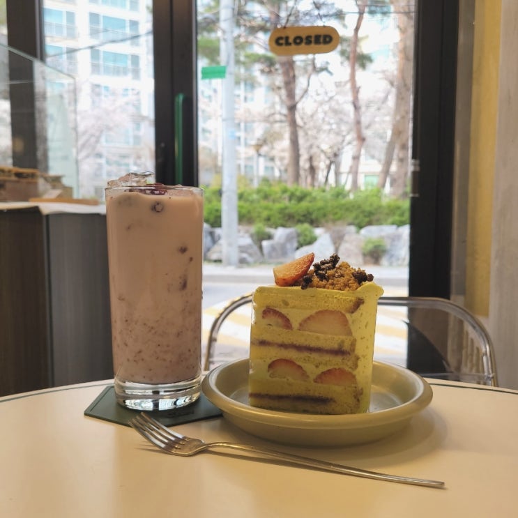  중앙보훈병원역카페: [분이Boonie]후기/ 벚꽃보며 맛있는 디저트 먹을 수 있는 카페!