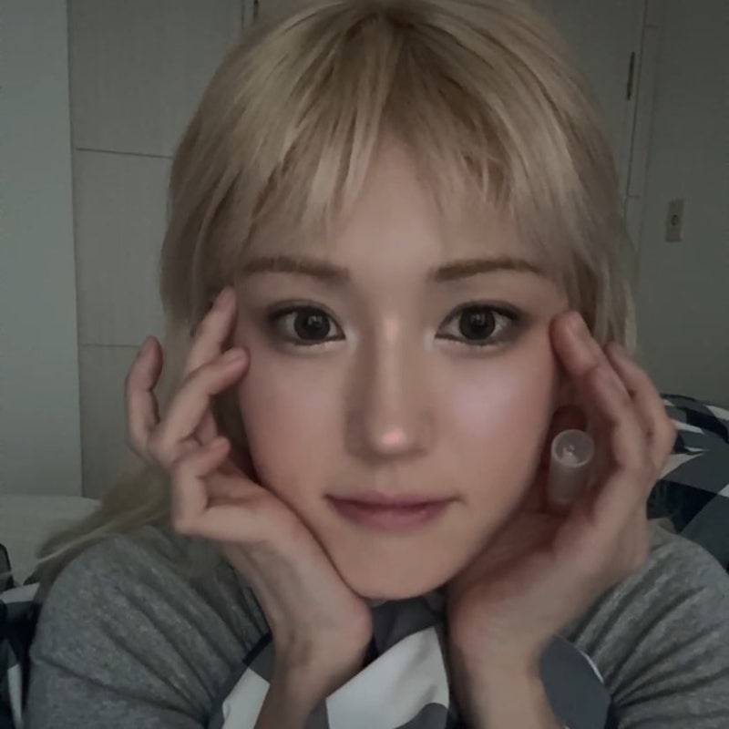 전소미 하이라이터 할인 / 한정판매? ( 전소미 화장품 브랜드 글맆 )