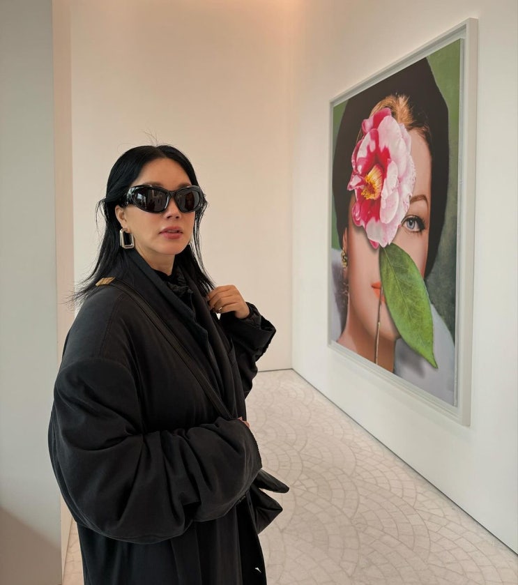  파리지앵의 프렌치 시크룩 그 잡채를 보여준 연예인 명품 브랜드 발렌시아가 여자 선글라스 정보 w. 엄정화