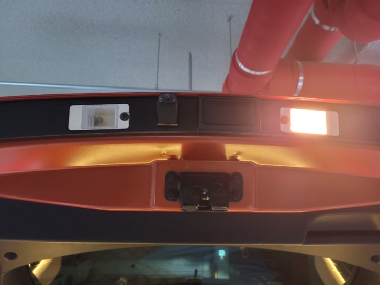  티볼리 번호판등 T10 LED DIY 방법