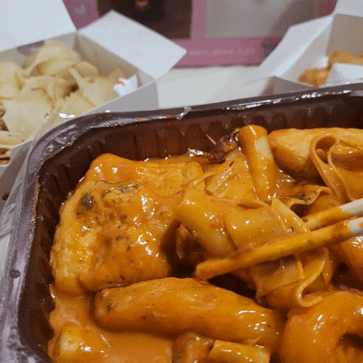  삼첩분식 강아지의 날 기념 홍설 패키지 & 마라로제떡볶이 후기! + 삼첩데이 6천원 할인 쿠폰