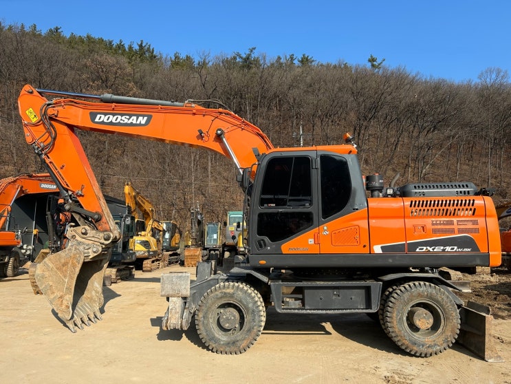  [판매 완료] 두산 8W 굴삭기 DX210W-5K(2019년식)