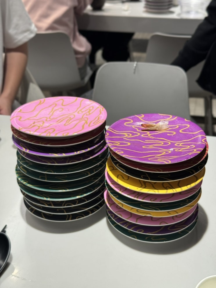  수원 광교맛집추천 스시아지 갤러리아 광교점 다양한 종류의 회전초밥