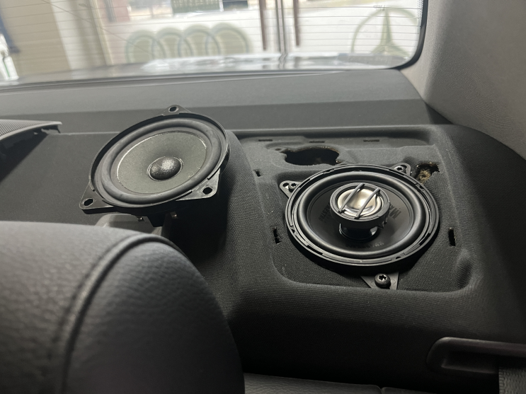  수원 영통 BMW 520D F10 리어 스피커 잡음 마에스트로 CC4008 코엑셜 설치 install by class1