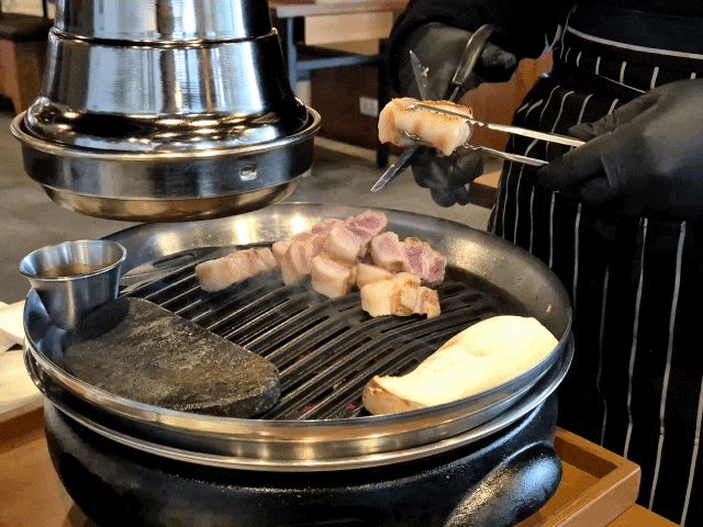  서산 삼겹살 고반식당 서산예천점-직접 구워주는 생삼겹살 맛집