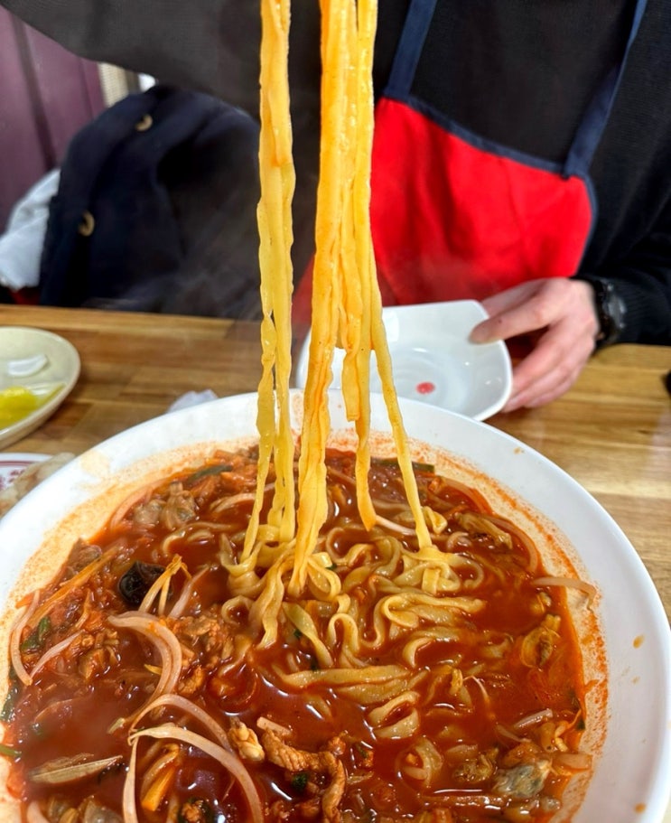  대전 산성동 칼국수 짬뽕과 분홍 탕수육 칼짬뽕