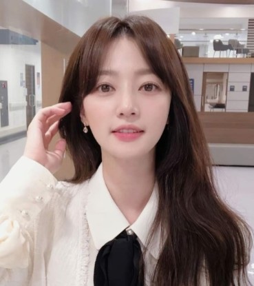 학폭 의혹 배우 <b>송하윤</b>... (jtbc 사건반장 <b>추가</b> 보도  2024. 04. 02)