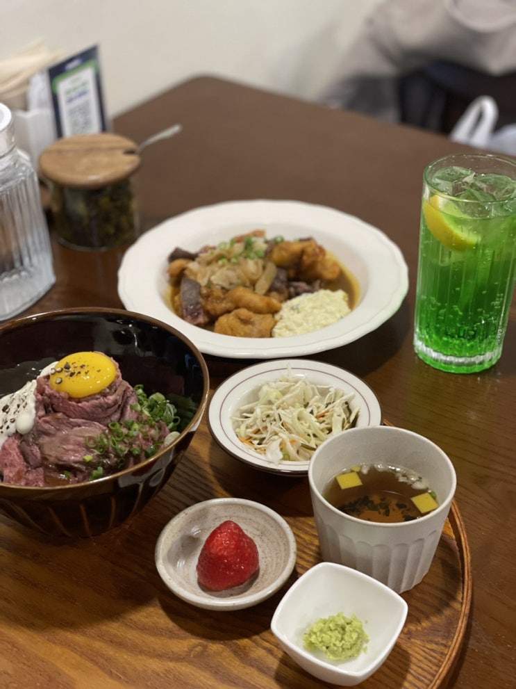  [망리단길 맛집] 망원동데이트하기 좋은 <산볼> ::함바그동 로스트비프동 카레아게