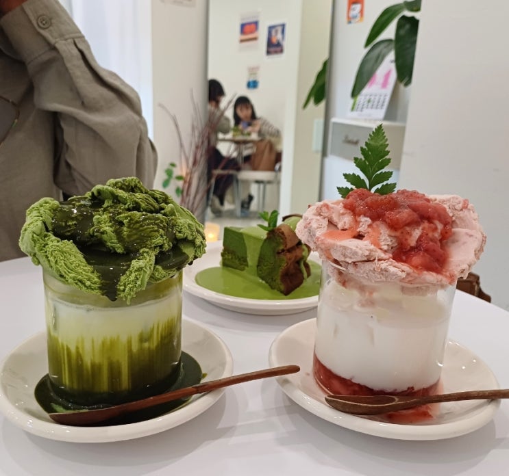  압도적인 비주얼의 디저트 수원 광교카페거리 카페수나 후기