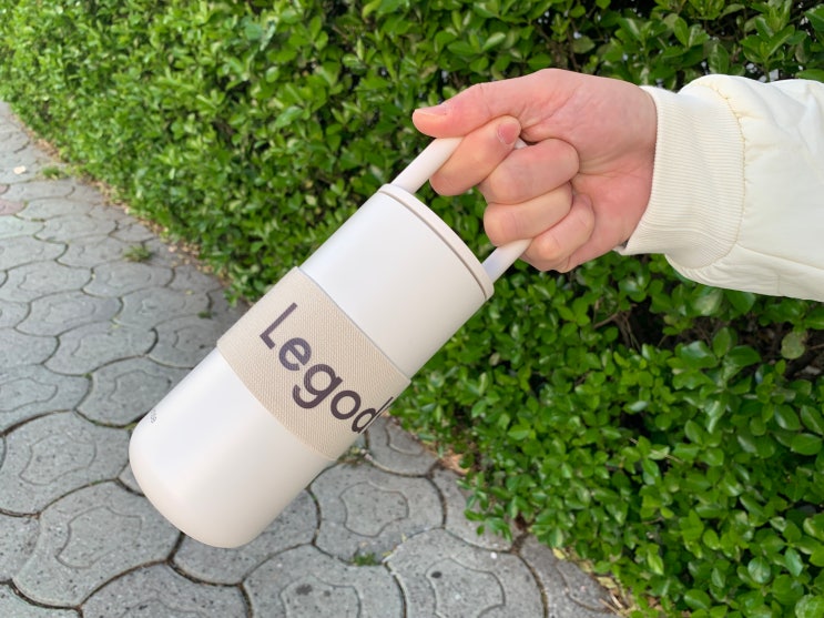 오덴세 레고트 루프 텀블러 600ml 바닐라크림 가볍고 손잡이가 있어서 휴대하기 좋은 텀블러 오덴세 레고트 루프 텀블러 600ml 바닐라크림 가볍고 손잡이가 있어서 휴대하기 좋은 텀블러