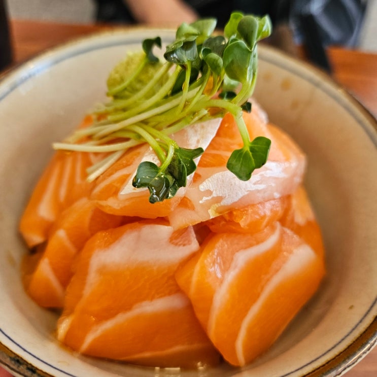 수원 경희대 맛집 호식당 영통 생연어 덮밥 수제 카레 찐맛집