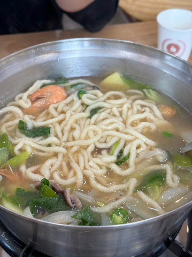  수원 인계동 백청우칼국수 본점 소문난 해물칼국수와 만두 맛집