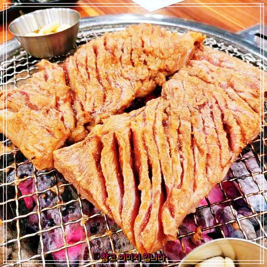  생생정보: 김포 석모리 갈비본질 프리미엄 대결맛대맛 돼지생갈비, 소 왕갈비 맛있는녀석들 추천 소개 코너에서의 소고기생갈비과 양념돼지구이 돼지갈비 맛집