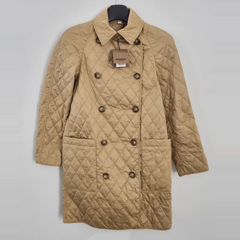 [BURBERRY] 버버리 신상 TYTHING 티싱 타이팅 다이아몬드 퀼팅 롱 자켓 베이지 컬러 여성 사이즈 ....