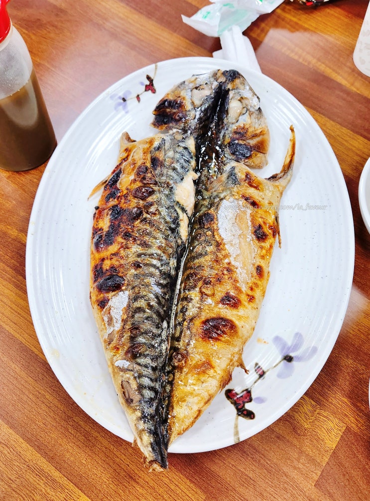  구로디지털단지 근처 부모님과 같이 가면 괜찮을 듯한 솥밥 주는 식당 신림동 어촌마을생선구이굴밥코다리 고등어정식 내돈내산 후기