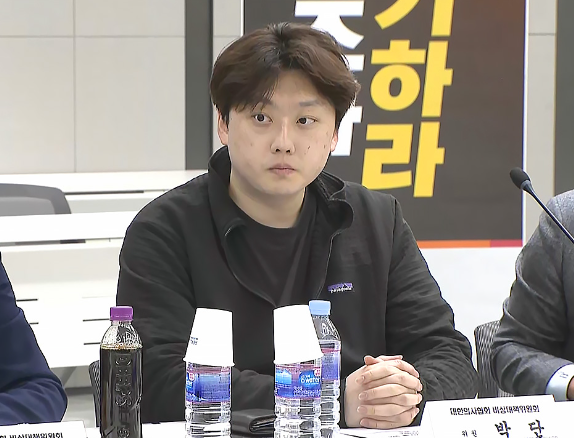 박단 <b>전공의</b> 대표, <b>대통령</b> 앞에서도 당당한 자세