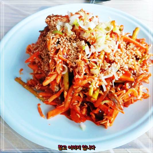  식객 허영만 백반기행 멸치찌개 부산 기장 해동횟집 맛집 천종호 호통 판사 편 대변항 멸치쌈밥 전문점 멸치튀김 멸치회 리뷰 후기 평점