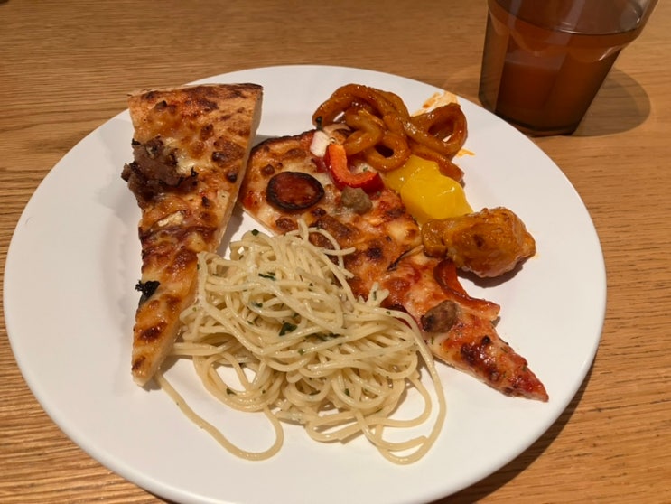  피자몰 신촌점 봄시즌 신메뉴 신촌 맛집 피자 후기