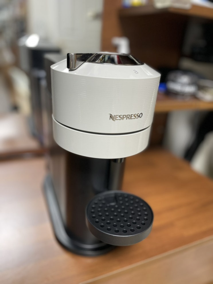  네스프레소 버츄오 넥스트 라이트 그레이 커피머신 소개 내돈내산 후기 Nespresso