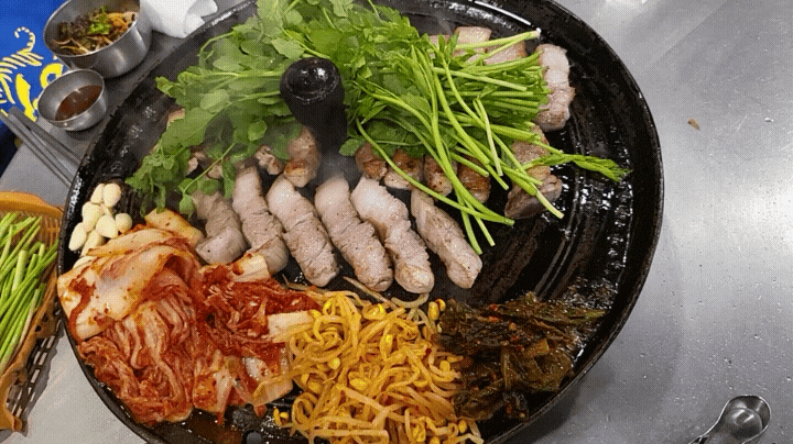  대구 신천시장 맛집 목구멍 신천시장점 육즙넘치는삼겹살맛집