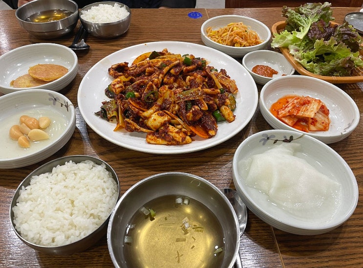  대구 동성로 맛집 초가식당 교동 밥집 불맛 오징어볶음 추천