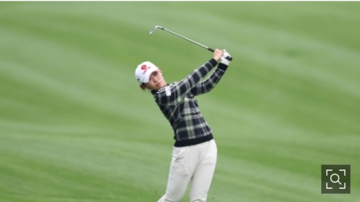 펌글 ㅡ  <b>황유민</b>, 선두 질주…KLPGA 투어 시즌 첫 <b>우승</b> 예약