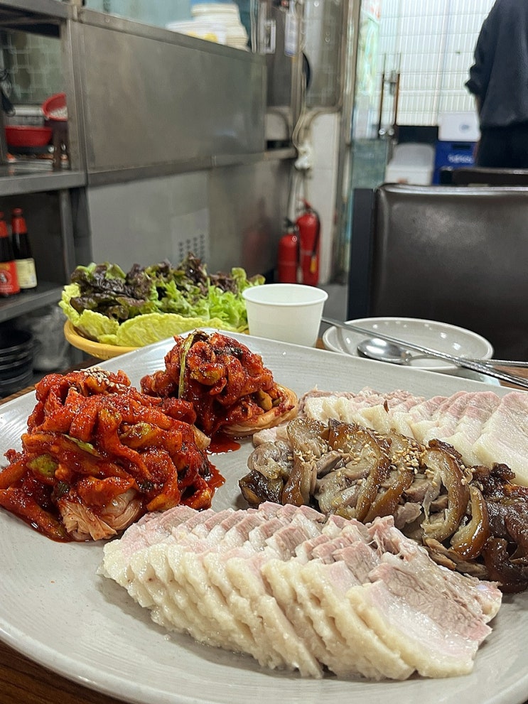  종로 보쌈골목 [삼해집] 을지로 노포 맛집 보쌈 족발 세트