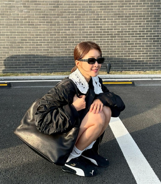  40대 엄마의 평상시 여성 스니커즈로 착화감이 좋은 발 편한 브랜드 푸마 스피드캣 LS 여자 운동화 with 이시영