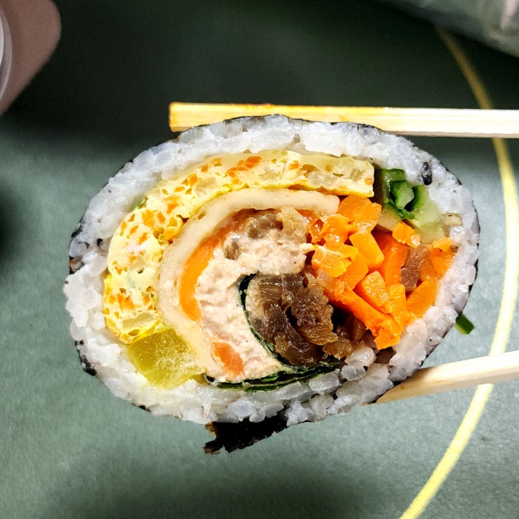  계란말이와 오뎅이 기본으로 들어간 꽉 찬 김밥 맛집 포항 창포사거리 최김밥