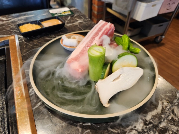  직접 구워주는 삼겹살 맛집 마장동김씨 신정네거리역점 방문후기(서울시 양천구)