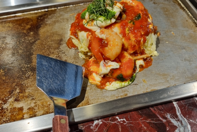  서울 마포구 / 홍대 근처 맛집 / 철판 오코노미야키 직관하면서 먹을 수 있는 곳