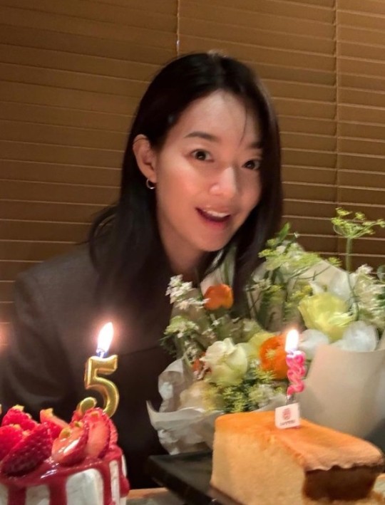 신민아, 어느덧 ‘40세’ 생일…나이 안 믿기는 ‘동안 미모’