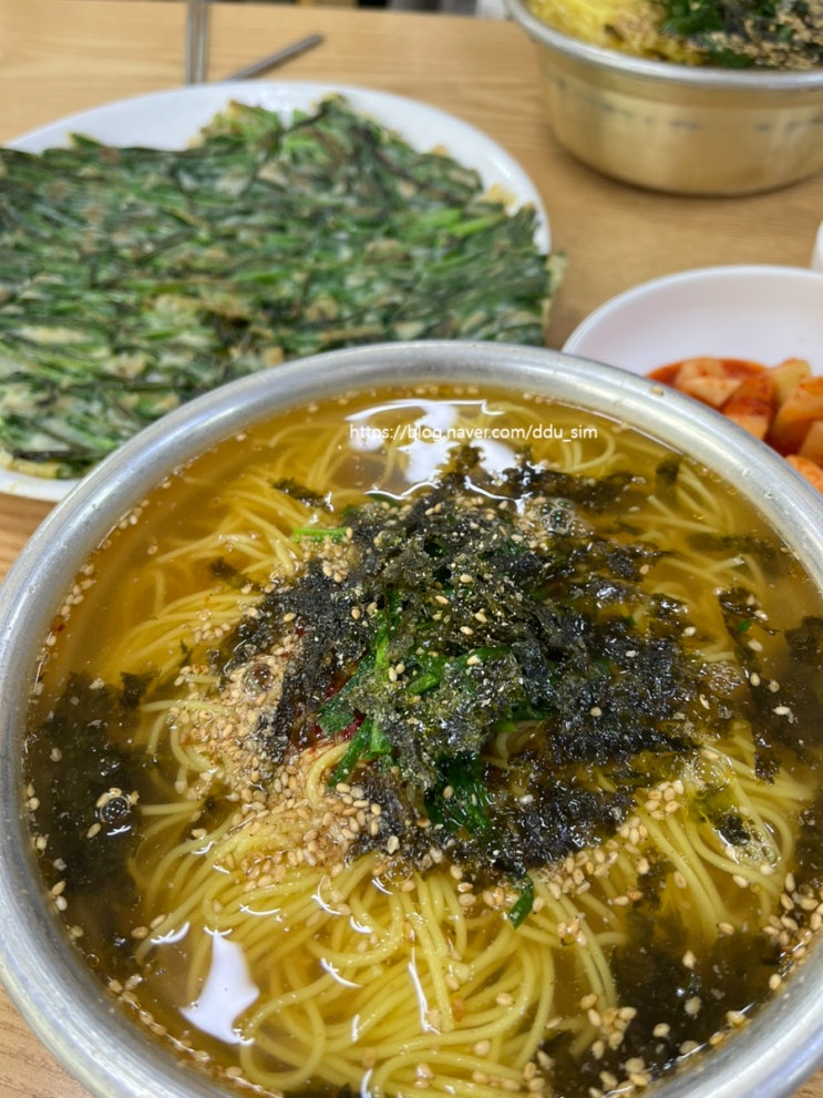  멸치육수가 진한 대구 성서산업단지 잔치국수 맛집 이화국수 본점