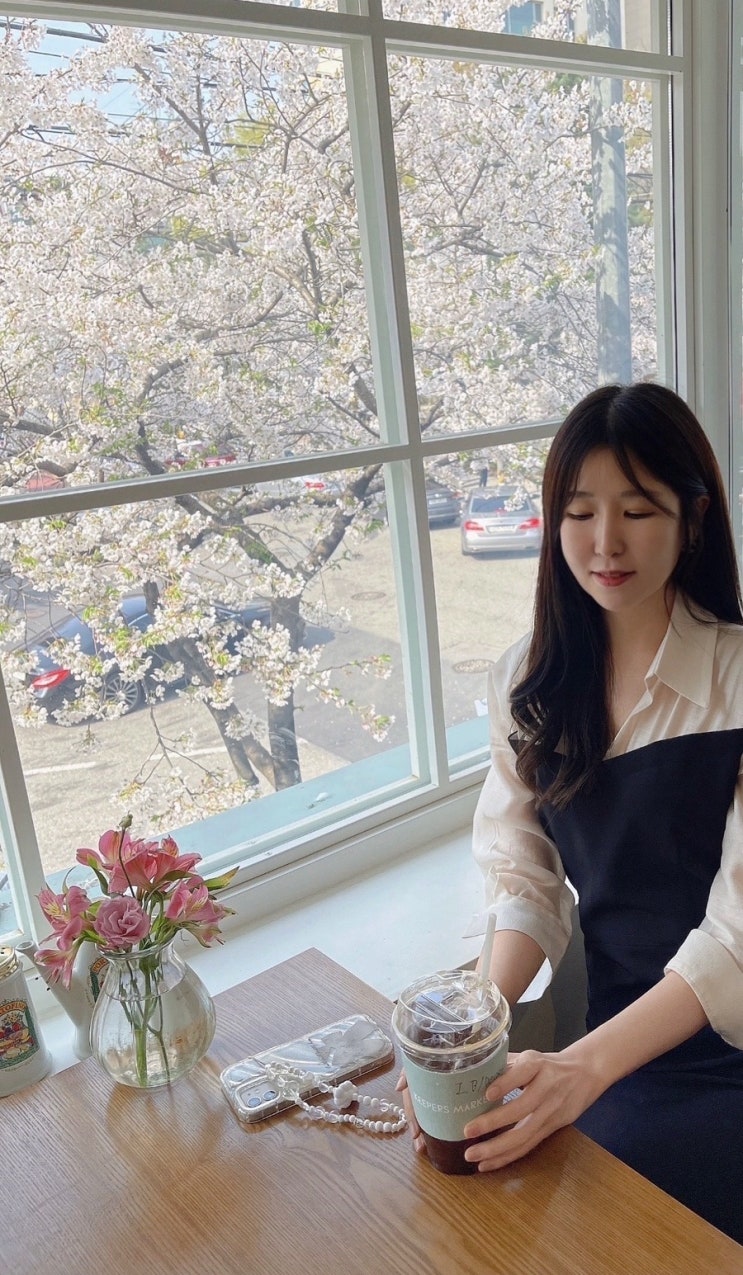  벚꽃 인생사진 남길 수 있는 풍경 예쁜 양재천 카페, 키퍼스마켓 매봉점
