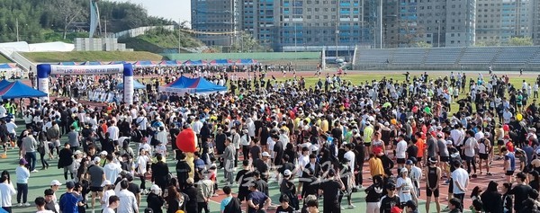  벚꽃과 유채꽃 만발한 천혜의 나주 영산강변, 열띤 레이스 연이틀 펼쳐지며 지역에 활기