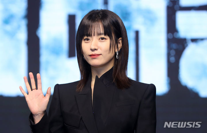 <b>지배종 한효주</b> "내게 이런 대본이 오다니" 이수연 작가 드라마