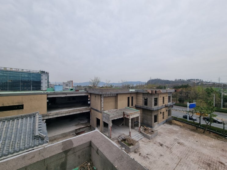  식당리모델링 철거작업이 끝난 현장입니다.[창원 채움디자인]