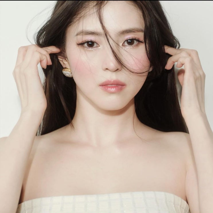 "광고업계 냉정해" 한소희, 요란한 공개 열애 끝...소주→은행 광고 다 '불발' "광고업계 냉정해" 한소희, 요란한 공개 열애 끝...소주→은행 광고 다 '불발'