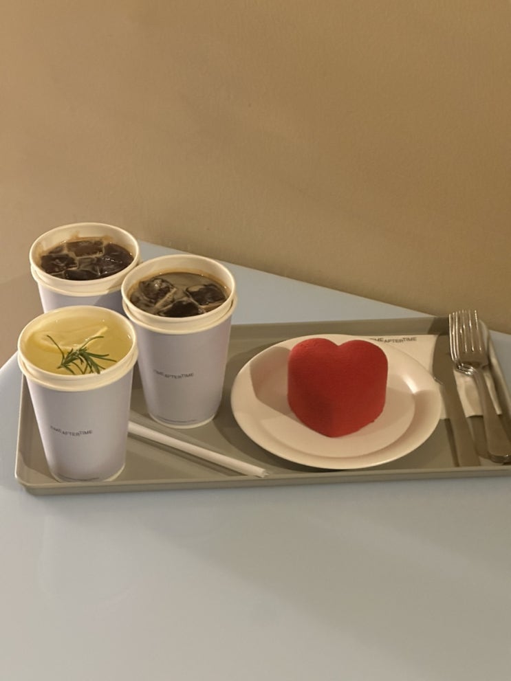  성수 타임애프터타임, 하트 케이크 맛있는 감성 카페
