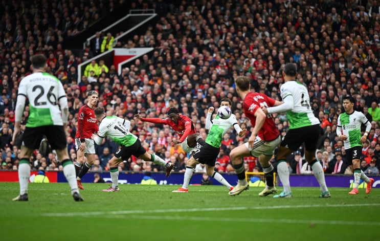 <b>맨유</b> vs <b>리버풀</b>, 드라마틱한 2:2 <b>무승부</b>로 끝난 EPL 대결!