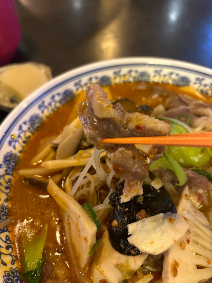  서울 강남구 압구정로 가로수길 신사역 성하루 재방문 마라탕면 저녁 혼밥 혼술