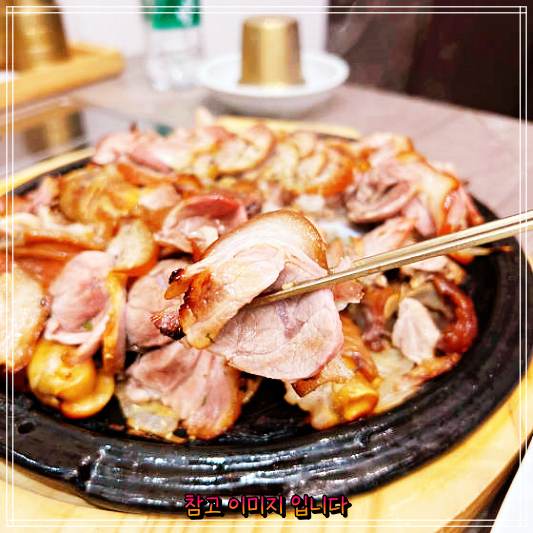  생방송투데이: 김해 외동 가야왕족 개척식당 매콤한 양념족발 소개 코너에서의 철판짜글이족발 그리고 보쌈 냉채족발 맛집