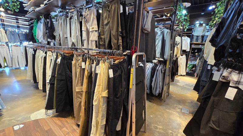 트렌디한 옷이 가득한 창원 상남동 옷가게, 구B